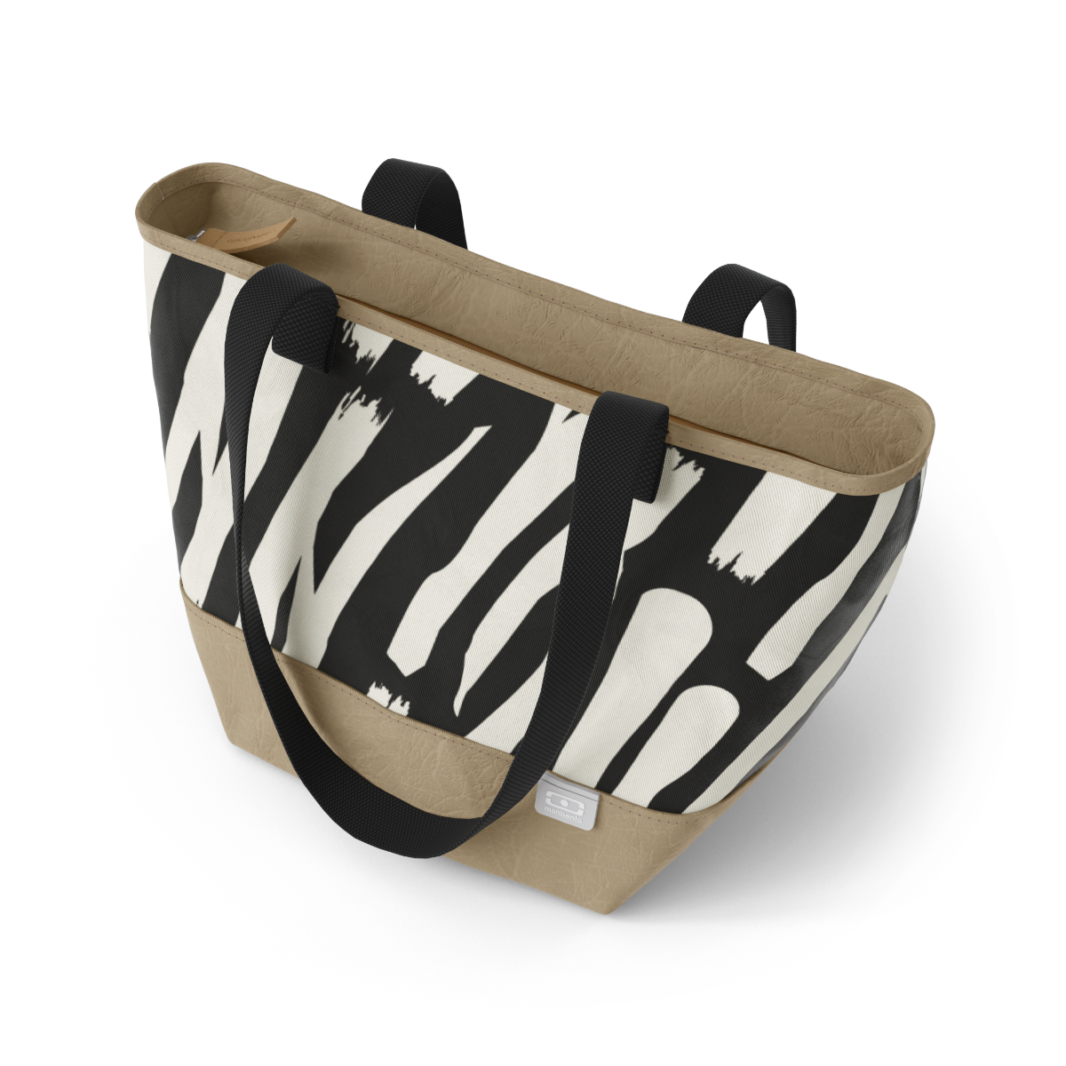 die Tasche günstig Kaufen-Die Kühltasche - monbento MB Daily graphic Zebra. Die Kühltasche - monbento MB Daily graphic Zebra <![CDATA[Mit einem Fassungsvermögen von 7 L, der isothermen Beschichtung und den großen Griffen eignet sich die Kühltasche MB Daily ideal für 