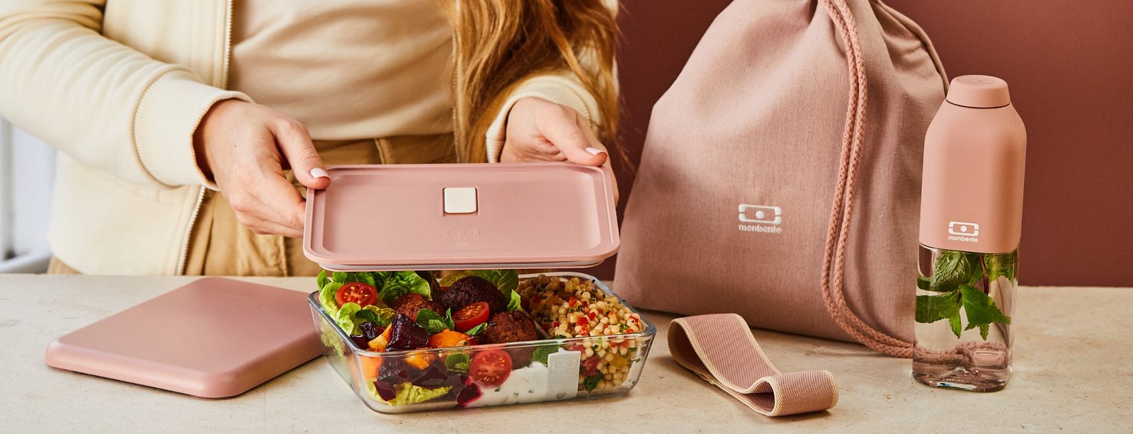 Glass lunch box, lunch bag and bottle in pink Moka